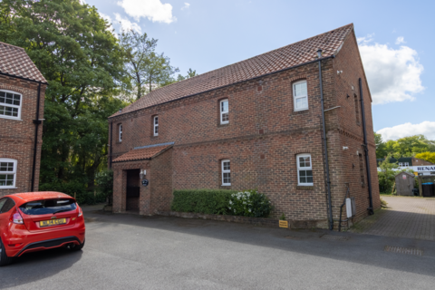 1 bed property, in Horsefair, £95,000