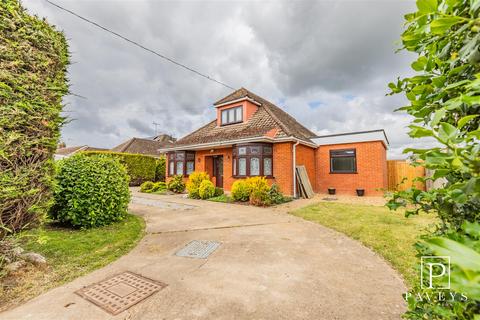 3 bed property, in Main Road, £575,000