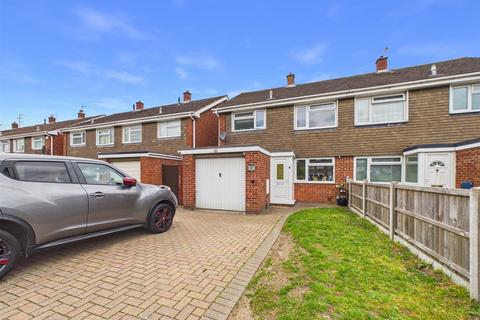 3 bed property, in Askwith Road, £285,000