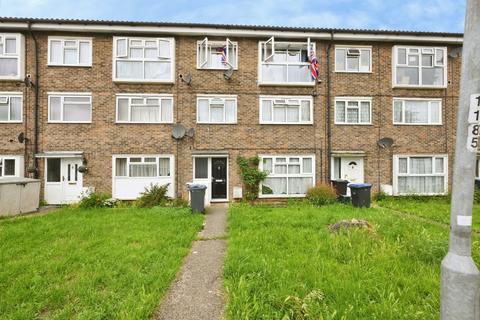 3 bed property, in Hare Street Springs, £275,000