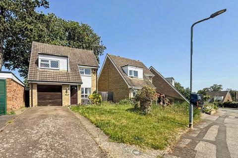 3 bed property, in 4 Gloucester Close, £250,000