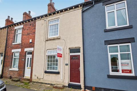 2 bed property, in Wood Lane, £170,000