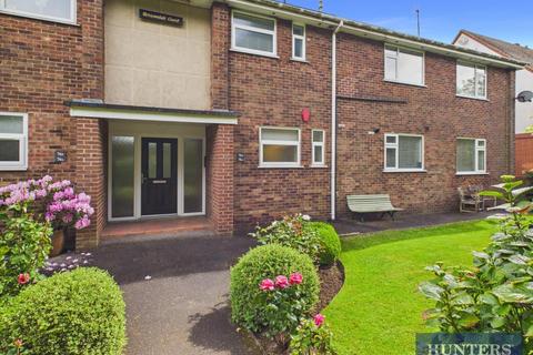 2 bed property, in Filey Road, £275,000