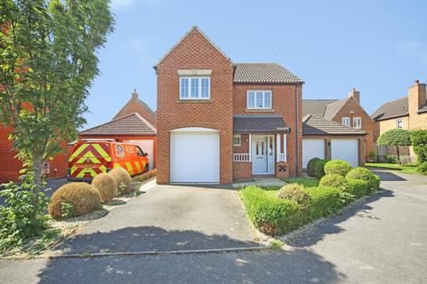 3 bed property, in Millfield Close, £350,000