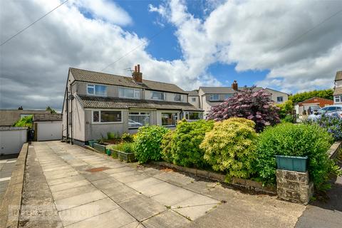 2 bed property, in Hill View, £230,000