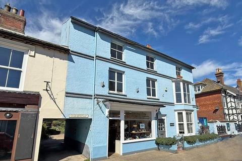 6 bed property, in Aldeburgh, £520,000