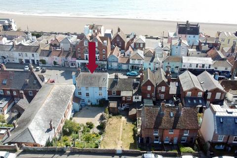3 bed property, in Aldeburgh, £250,000