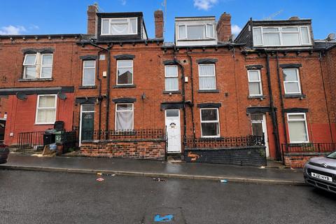 4 bed property, in Aviary Road, £180,000