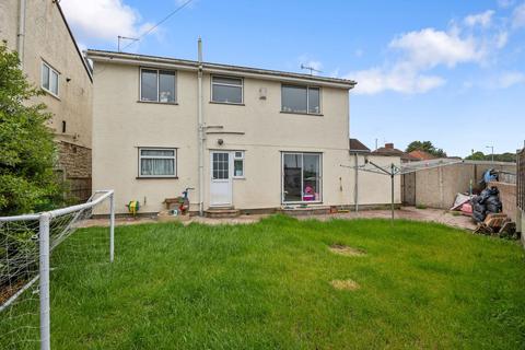4 bed property, in Soundwell, £420,000