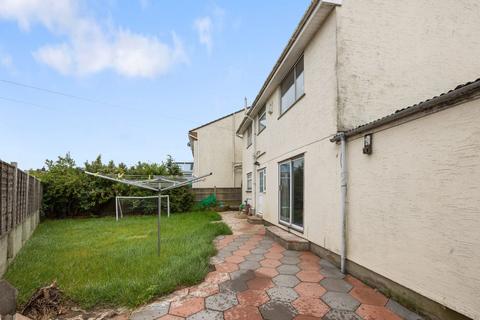 4 bed property, in Soundwell, £420,000