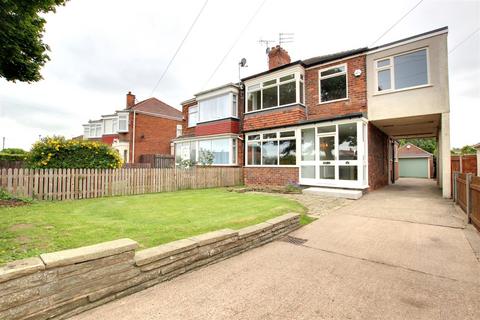 4 bed property, in Ganstead Lane, £295,000