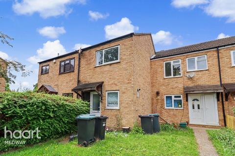 2 bed property, in Cobsdene, £270,000