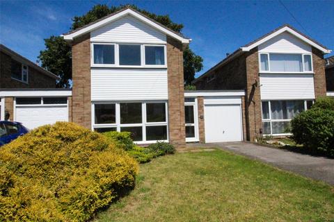 3 bed property, in Flowers Close, £360,000
