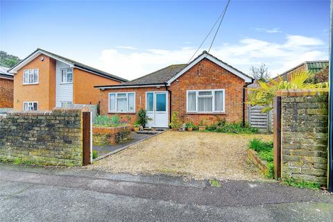 3 bed property, in Village Green Avenue, £550,000