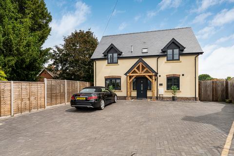 4 bed property, in Ty Newydd, £750,000