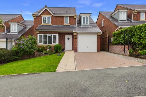 4 bed property, in Viner Way, £350,000