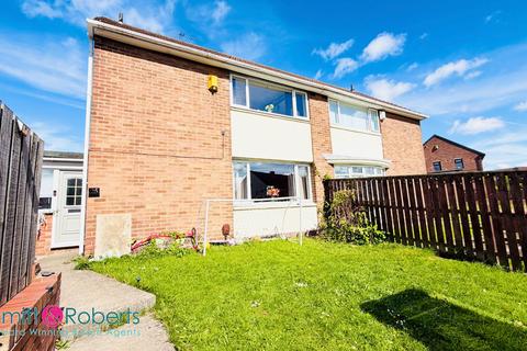3 bed property, in Amersham Crescent, £70,000