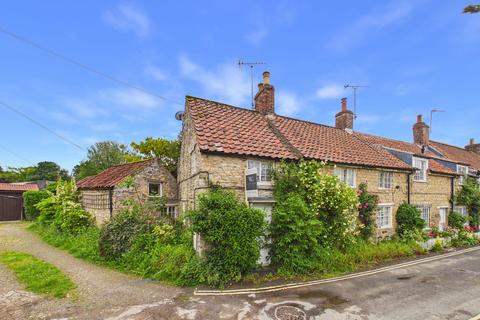 3 bed property, in Brook Lane, £285,000