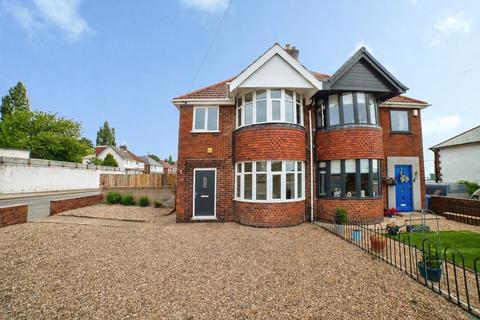 3 bed property, in Brick Kiln Lane, £230,000