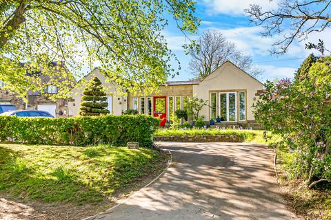 4 bed property, in Bardsey ~ Woodacre Crescent, £835,000