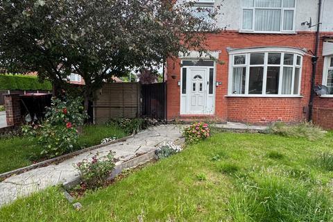 3 bed property, in Grangethorpe Drive, £360,000