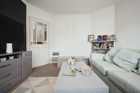 3 bed property, in Stonehaven Road, £350,000