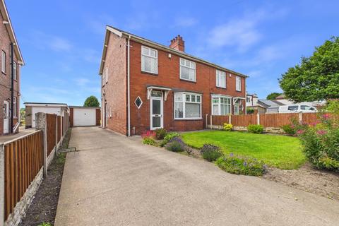 3 bed property, in Weeland Road, £190,000