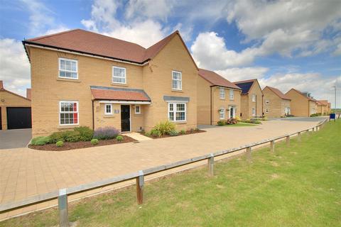 5 bed property, in Wilson Drive, £675,000