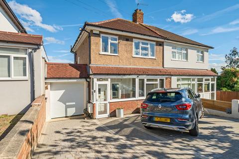 3 bed property, in Dunblane Road, £575,000
