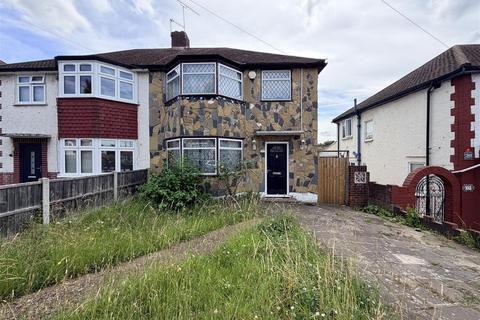 3 bed property, in Carlisle Gardens, £575,000