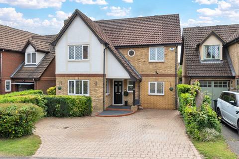 4 bed property, in Owl Way, £500,000