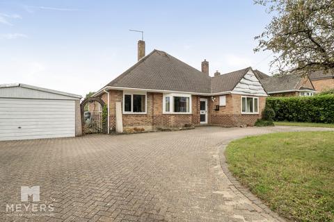 3 bed property, in Longfield Drive, £585,000