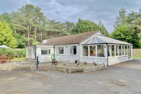 4 bed property, in Higher Heath, £675,000