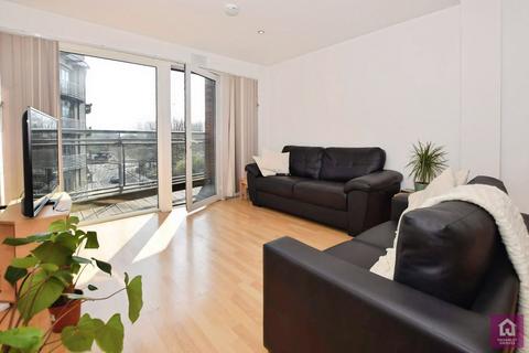 2 bed property, in The Boatmans, £190,000