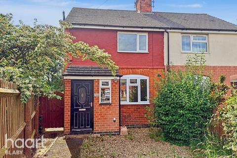 2 bed property, in Spencer Road, £180,000
