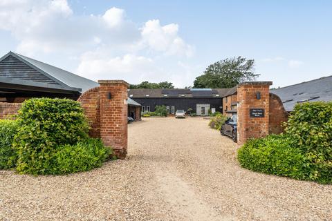 1 bed property, in Down Farm Barns, £400,000