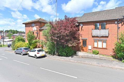 2 bed property, in Bridgewater Court, £100,000