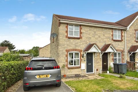 2 bed property, in Nightingale Drive, £210,000