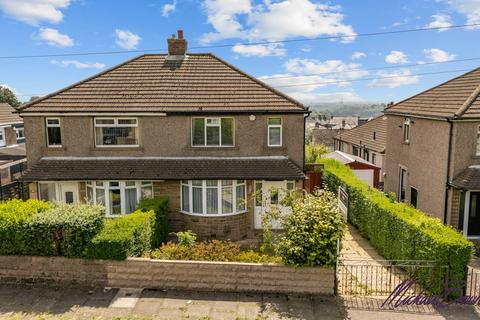 3 bed property, in Brearcliffe Drive, £150,000