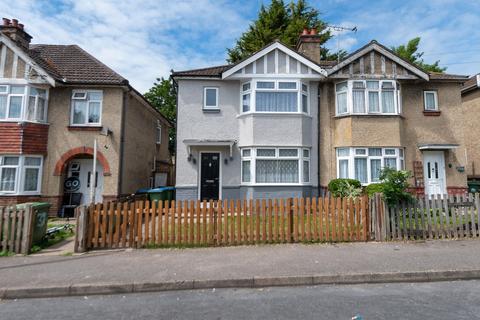 3 bed property, in Pansy Road, £325,000
