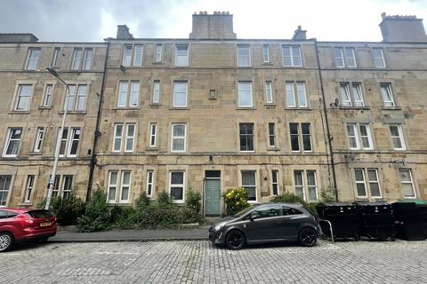 1 bed property, in Downfield Place, £135,000