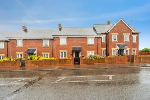 4 bed property, in London Road, £450,000