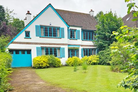 3 bed property, in Monmouth Drive, £700,000