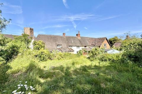 3 bed property, in Donyatt, £230,000