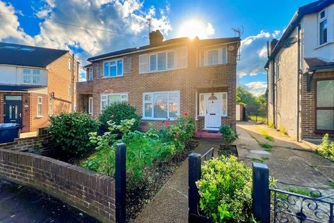 3 bed property, in Anthony Road, £500,000