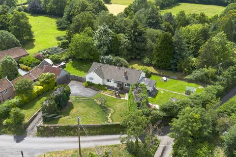 3 bed property, in Adsborough, £350,000