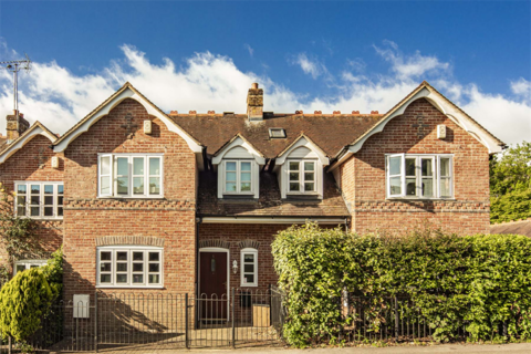 3 bed property, in 5 Woodfield Cottages, £550,000