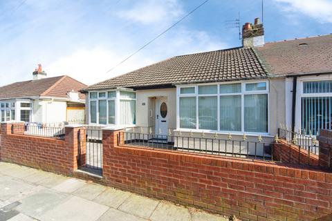 2 bed property, in Darley Drive, £280,000