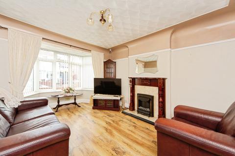 2 bed property, in Darley Drive, £275,000