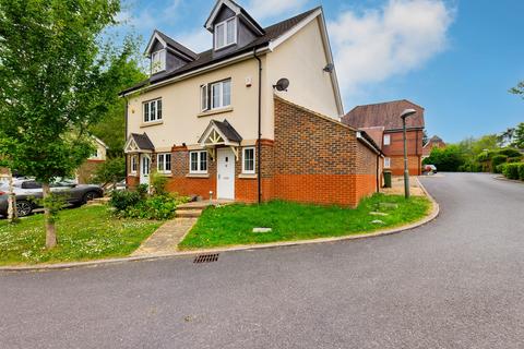 3 bed property, in Ash Close, £625,000
